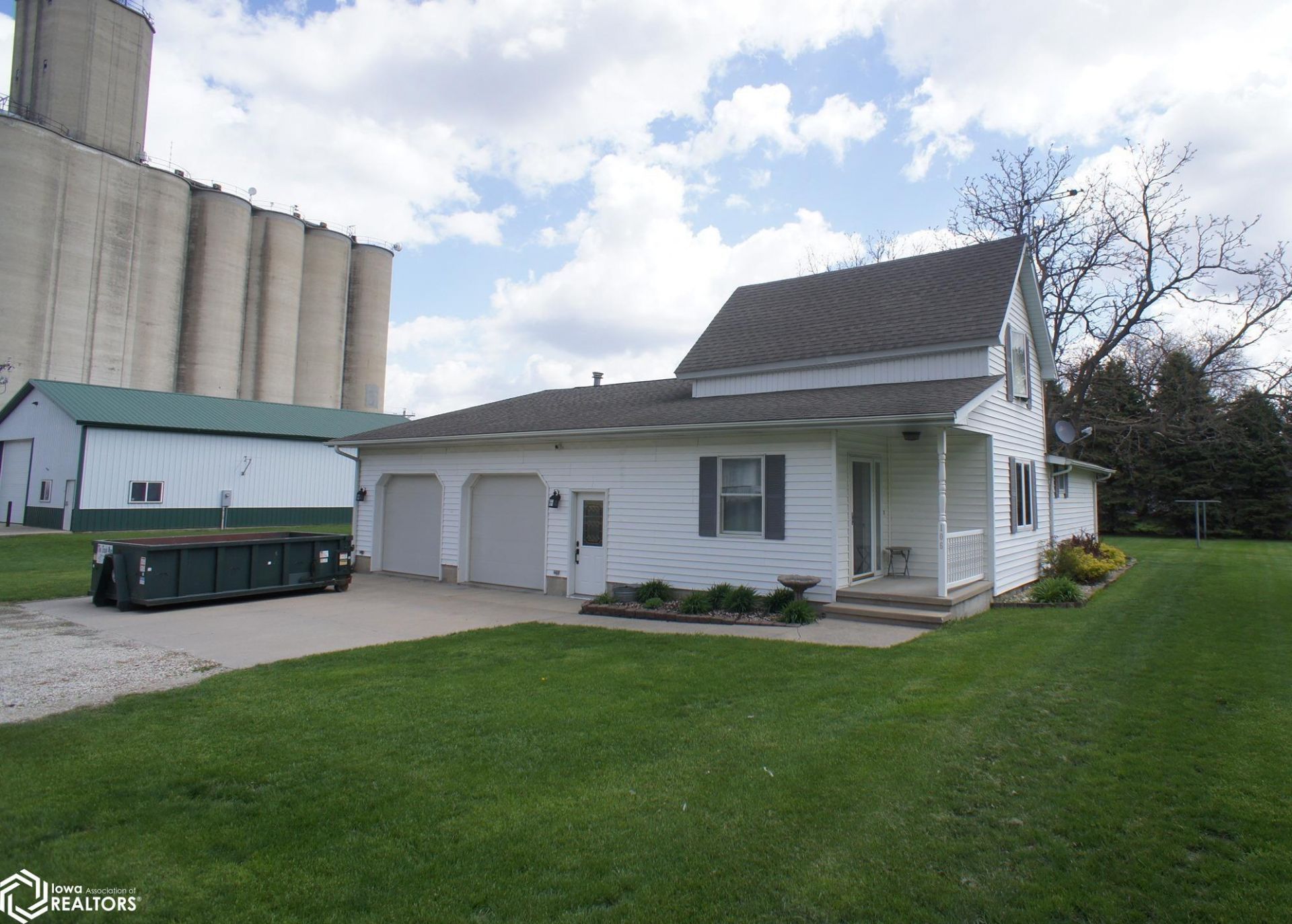 106 & 104 Cedar Street, Williams, IA 50271 Main Photo