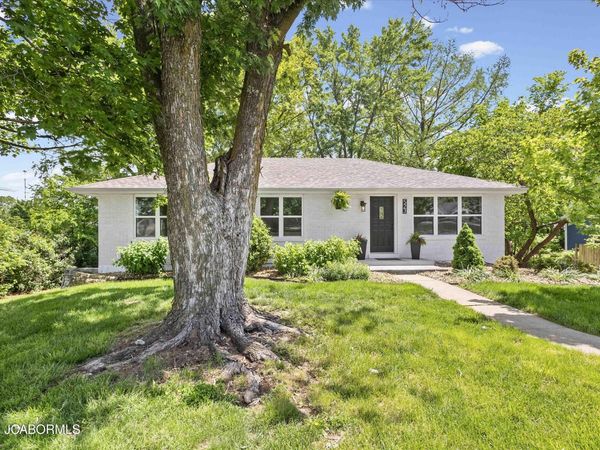523 S SUMMIT DRIVE, Holts Summit, MO 65043