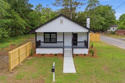 935 Eastman Street  photo 4