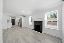 935 Eastman Street  photo 4