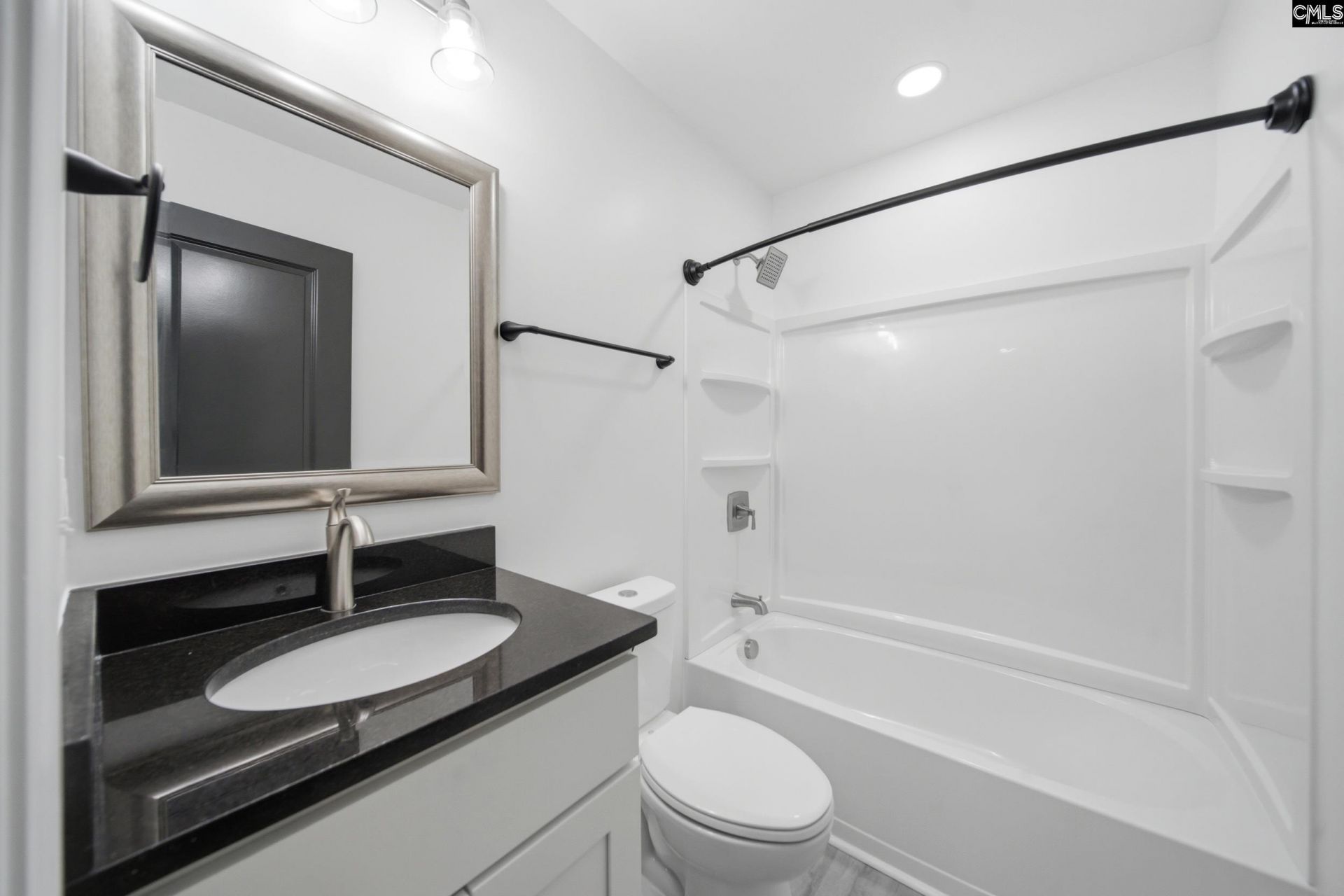 935 Eastman Street  Photo 8
