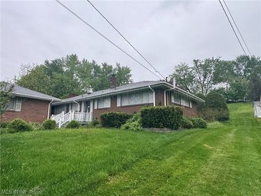 5606 Chandler Avenue NW, North Canton, OH 44720