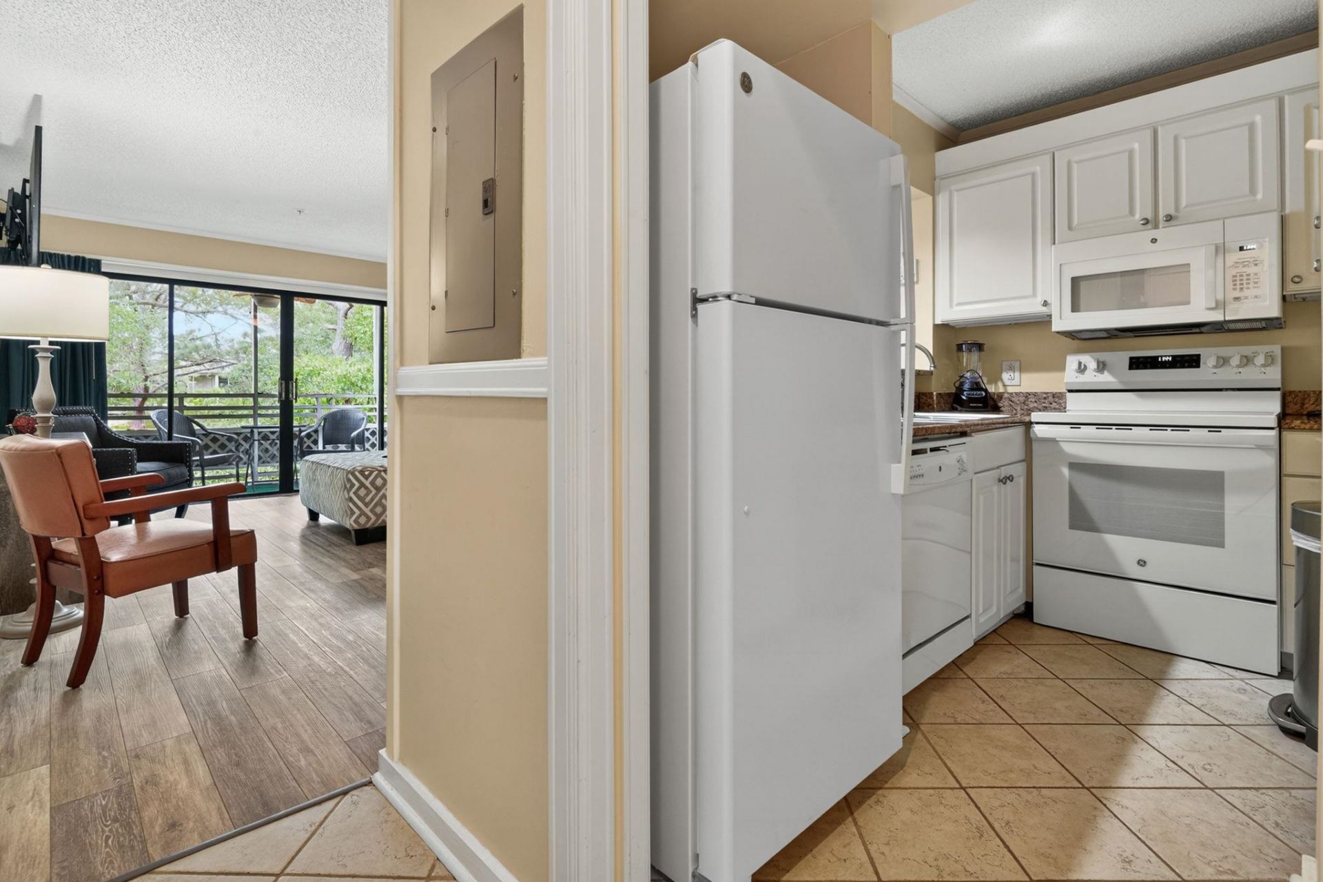415 Ocean Creek Dr.  Photo 5