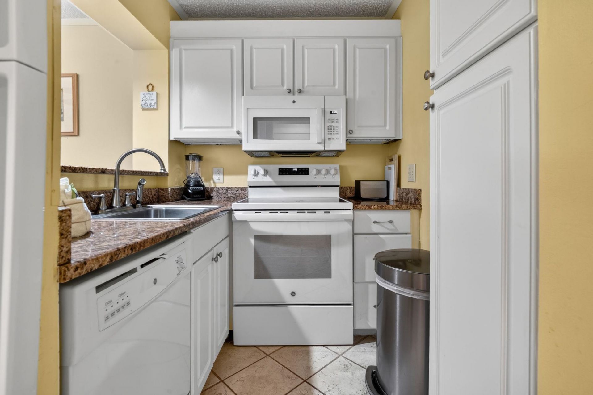 415 Ocean Creek Dr.  Photo 6