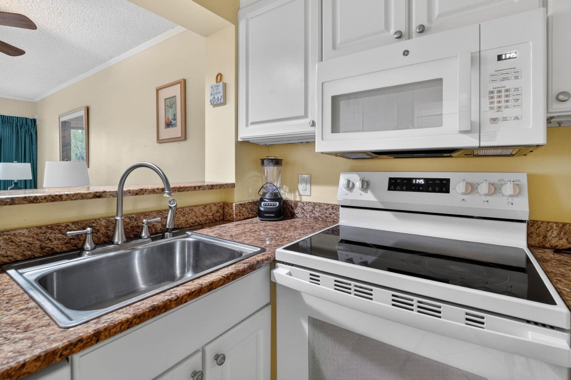 415 Ocean Creek Dr.  Photo 7