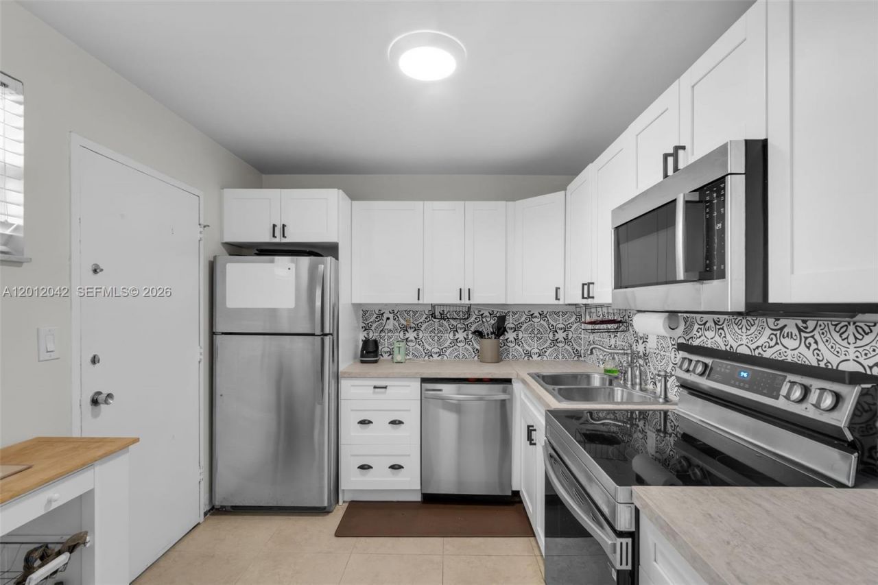 500 Three Islands Blvd, Unit 226, Hallandale Beach, FL 33009 Photo