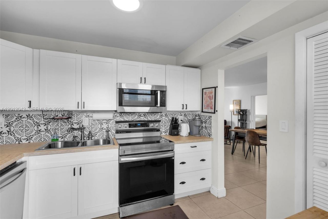 500 Three Islands Blvd, Unit 226, Hallandale Beach, FL 33009 Photo