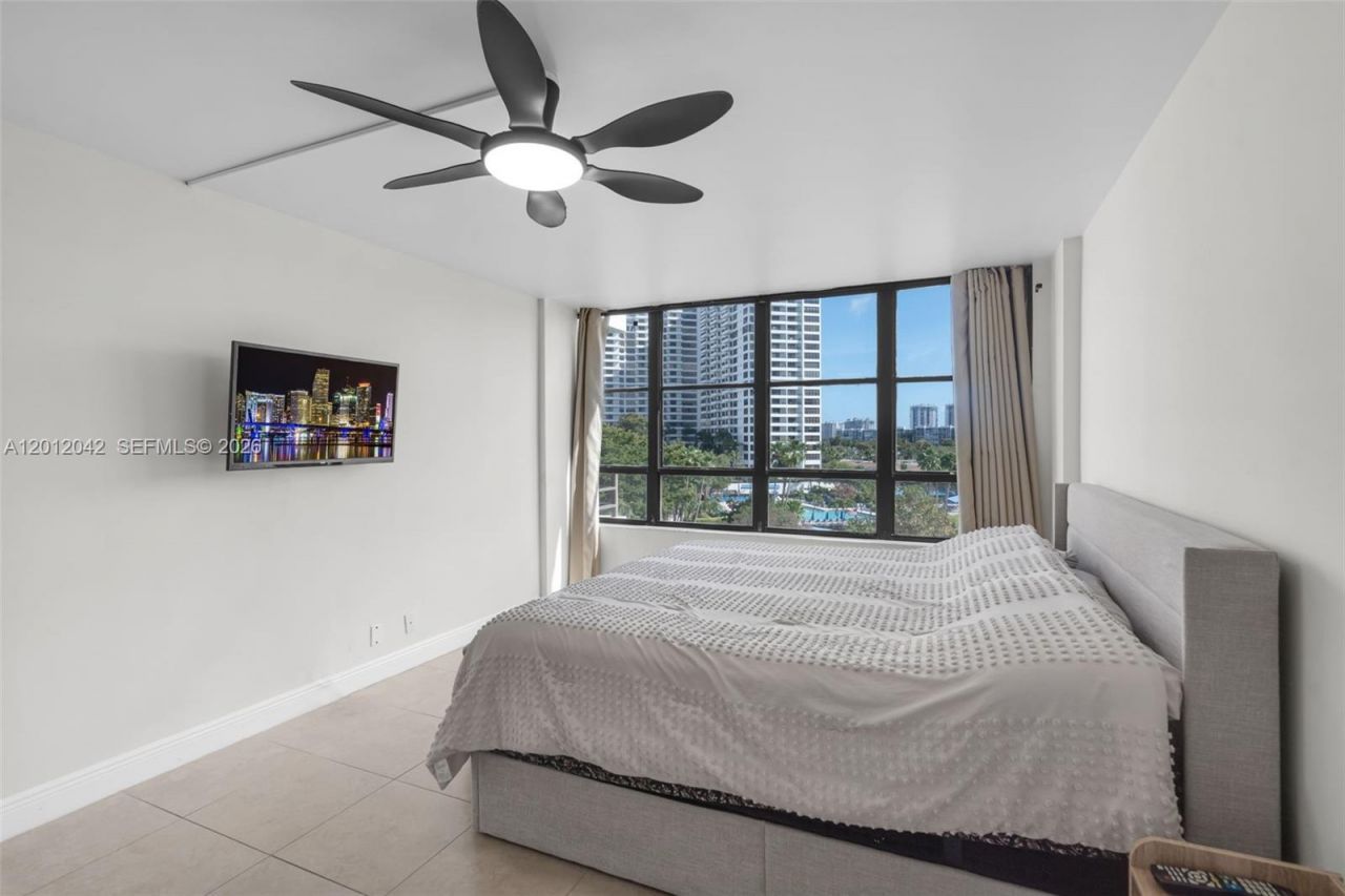 500 Three Islands Blvd, Unit 226, Hallandale Beach, FL 33009 Photo