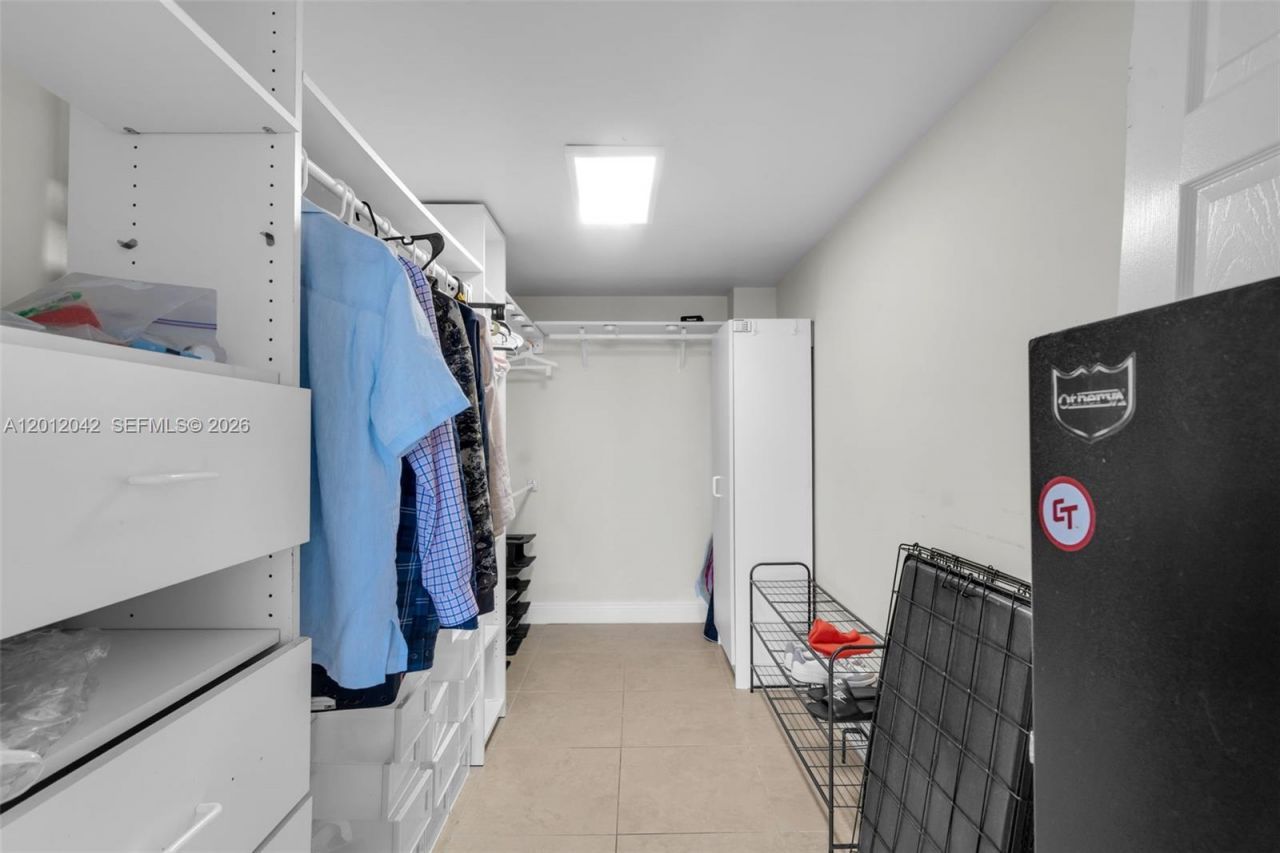 500 Three Islands Blvd, Unit 226, Hallandale Beach, FL 33009 Photo