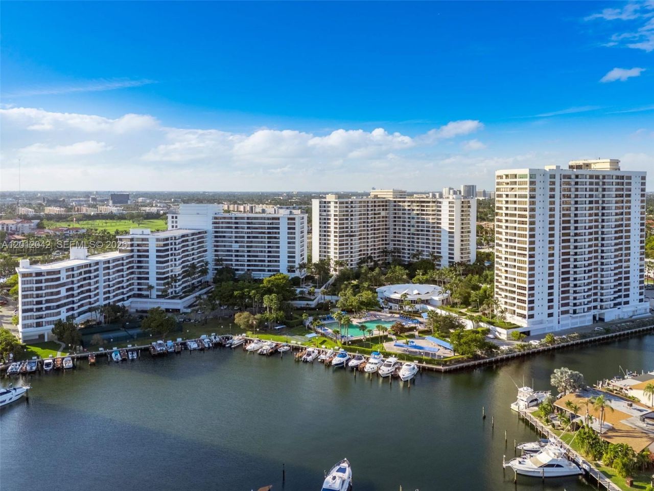 500 Three Islands Blvd, Unit 226, Hallandale Beach, FL 33009 Photo