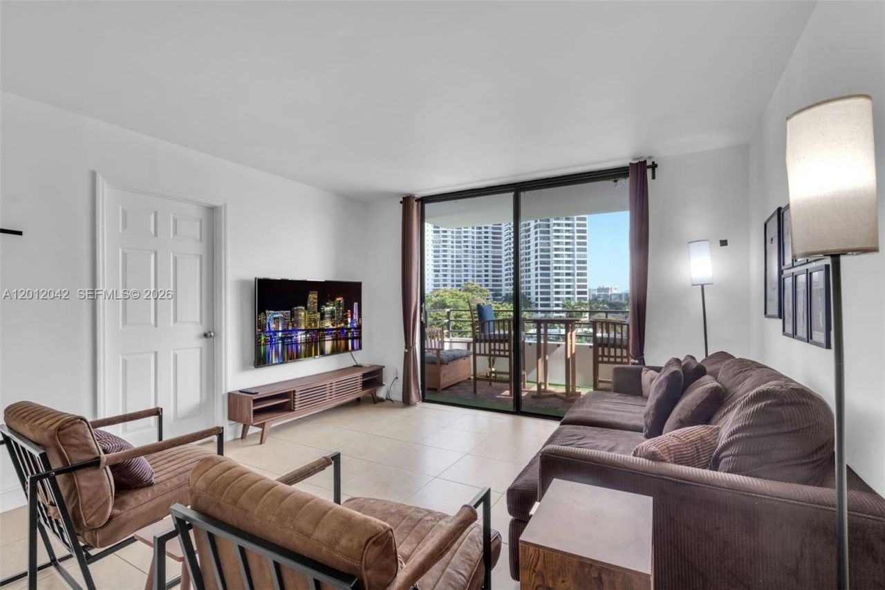 500 Three Islands Blvd, Unit 226, Hallandale Beach, FL 33009 Photo