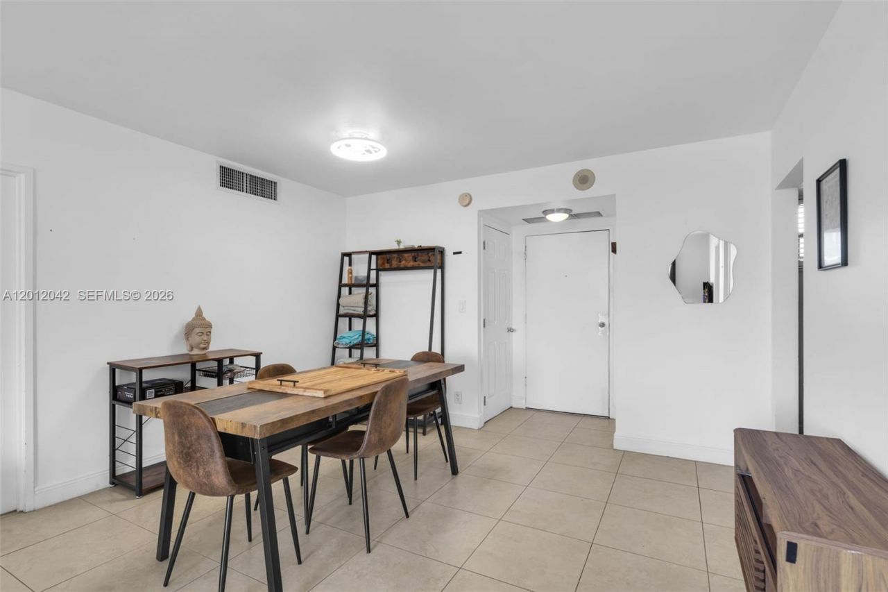 500 Three Islands Blvd, Unit 226, Hallandale Beach, FL 33009 Photo