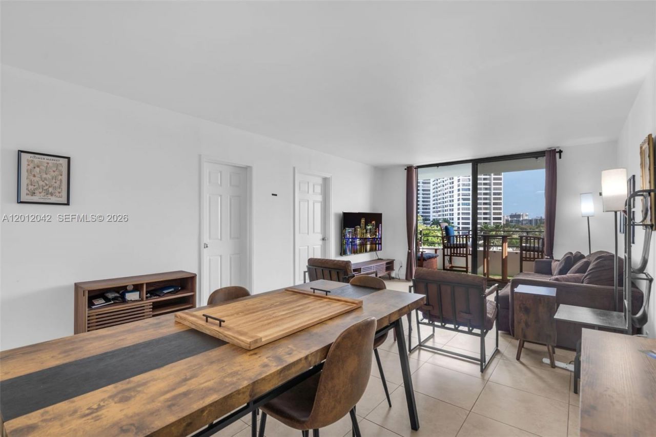 500 Three Islands Blvd, Unit 226, Hallandale Beach, FL 33009 Photo