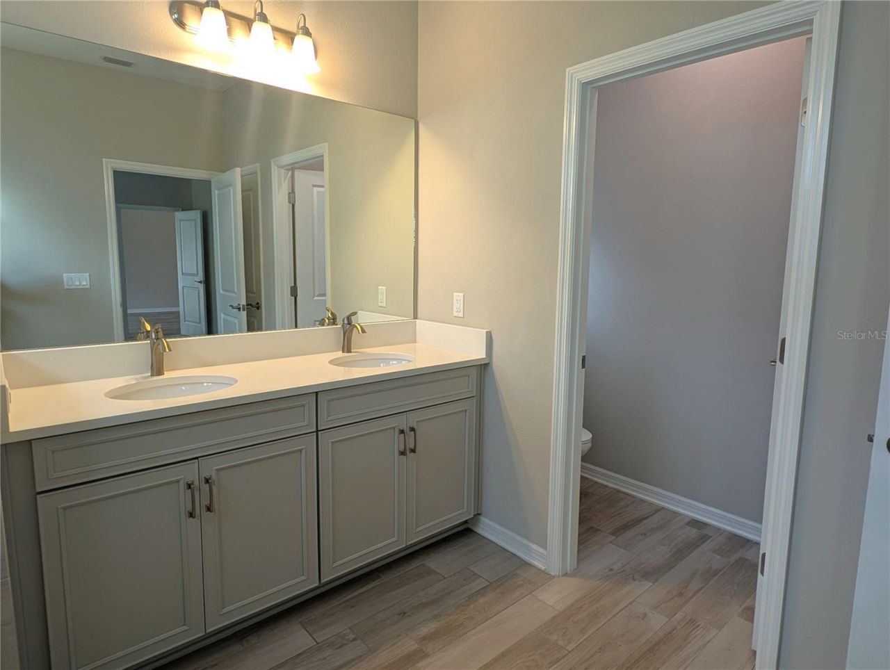 8545 Cache Drive, Sarasota, FL 34240 Photo