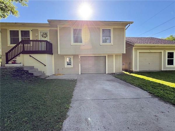 2303 Easton Street, Harrisonville, MO 64701