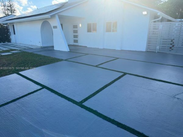 20420 SW 122nd Pl , Miami, FL 33177