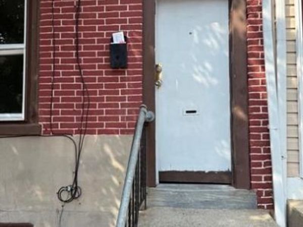 325 E MOORE STREET , NORRISTOWN, PA 19401