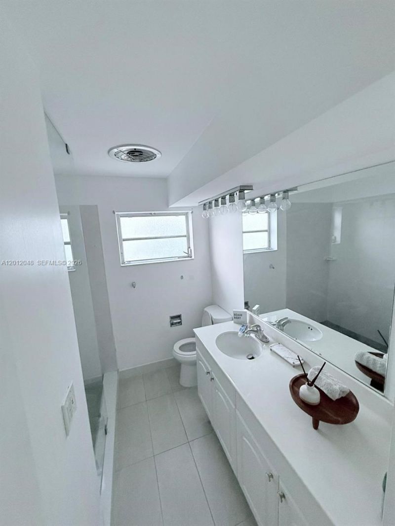9356 Byron Ave, Surfside, FL 33154 Photo