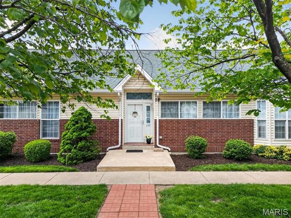 107 Cardinal Villas Drive, St Peters, MO 63376