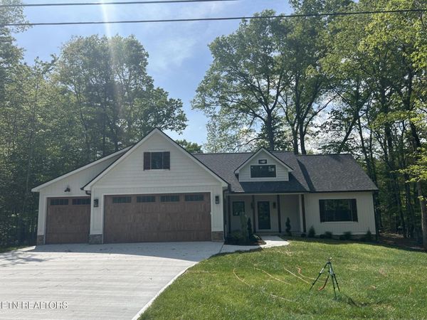 690 Westchester Drive, Crossville, TN 38558