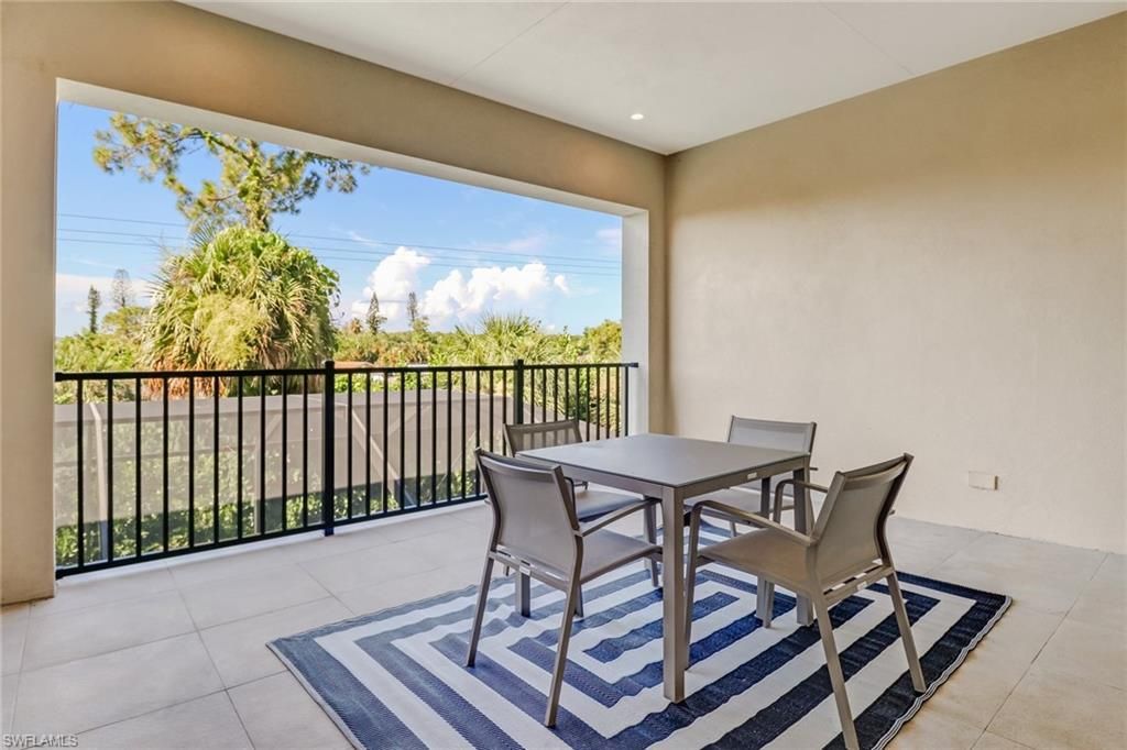 2875 Coco Lakes Dr, Naples, FL 34105 Photo