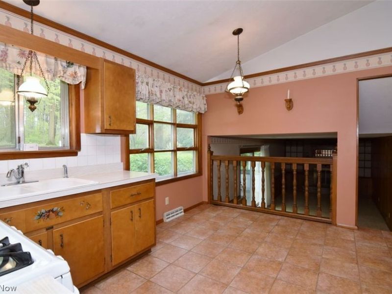 6977 Springledge Road , Sagamore Hills, OH 44067 Photo 15