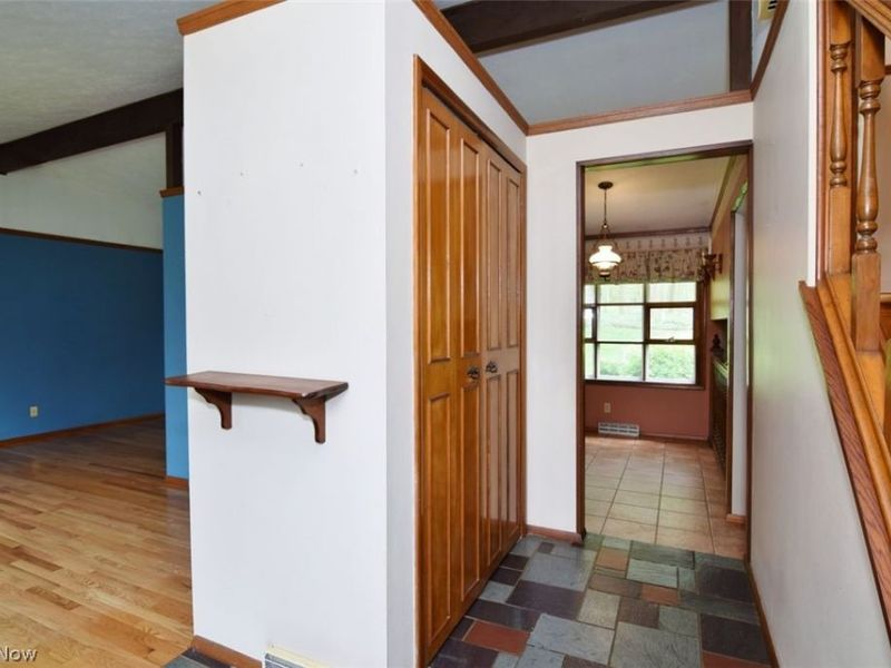 6977 Springledge Road , Sagamore Hills, OH 44067 Photo 5