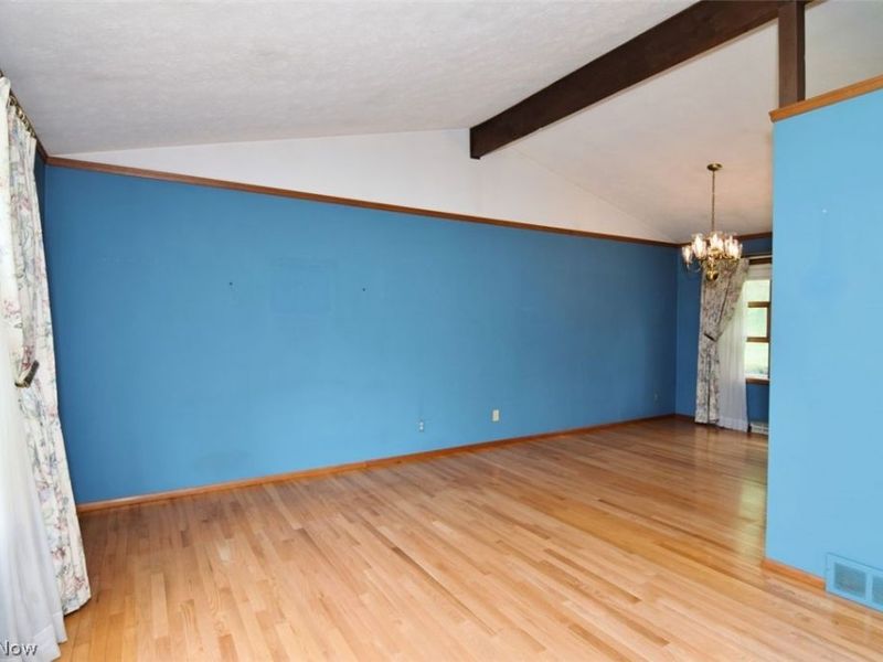 6977 Springledge Road , Sagamore Hills, OH 44067 Photo 8