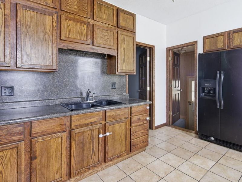 202 Louise Avenue, Bellevue, OH 44811 Photo 3