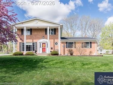 12858 Croftshire Drive, Grand Blanc, MI 48439