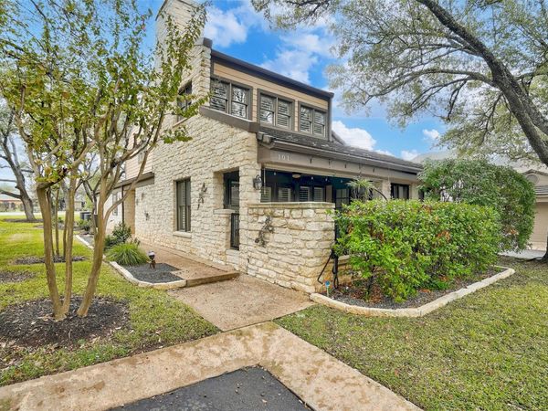 101 WEST EAGLE DR, Unit 101, Lakeway, TX 78738