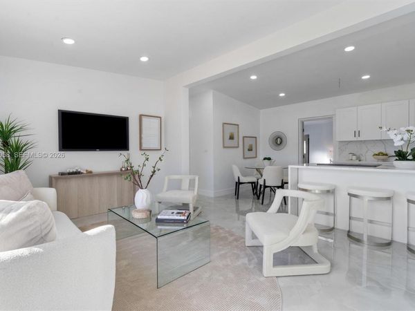 4041 NE 15th Ter , Pompano Beach, FL 33064