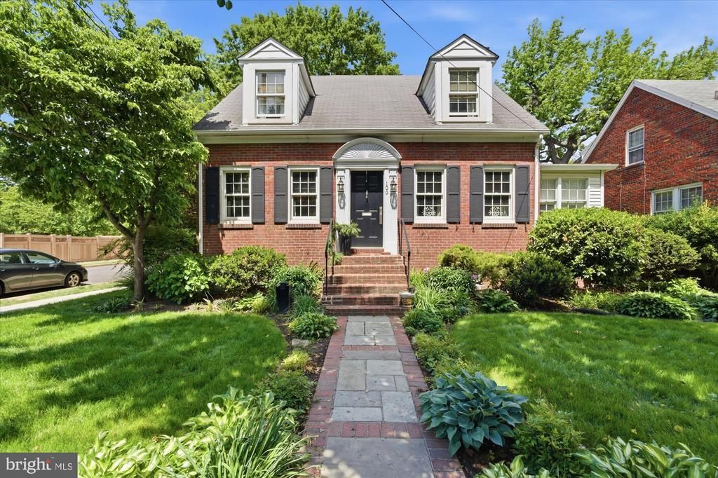 100 E Monroe Avenue , Alexandria, VA 22301 Main Photo
