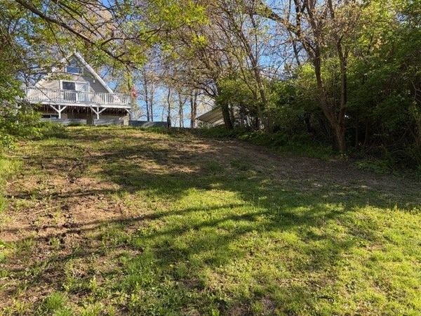 4082 S Lakeshore Drive S, Unit 4, Brooklyn, IA 52211