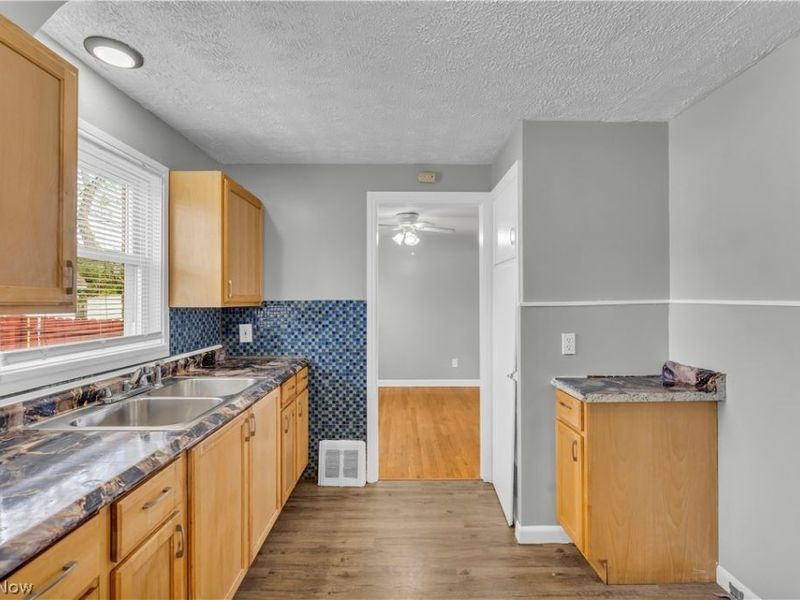 5440 Hollywood Avenue, Maple Heights, OH 44137 Photo 8