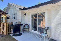 814 Armsway Street photo 4