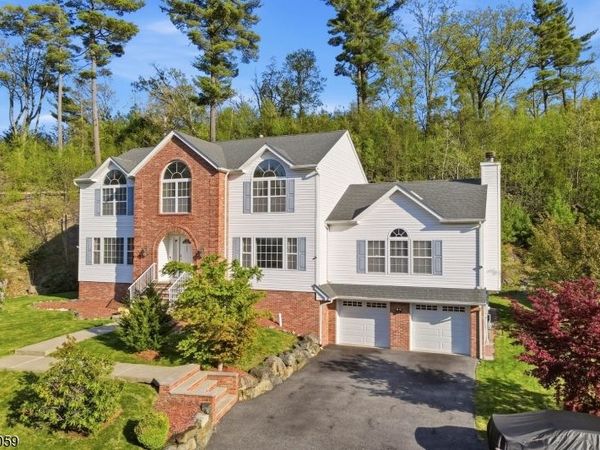 107 Continental Rd, West Milford, NJ 07480