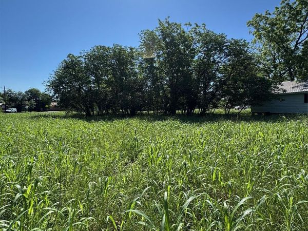 600 Gazley ST, Smithville, TX 78957