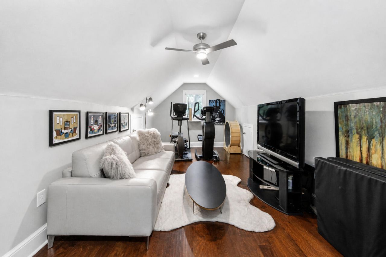 121 Berkshire Drive Photo 37