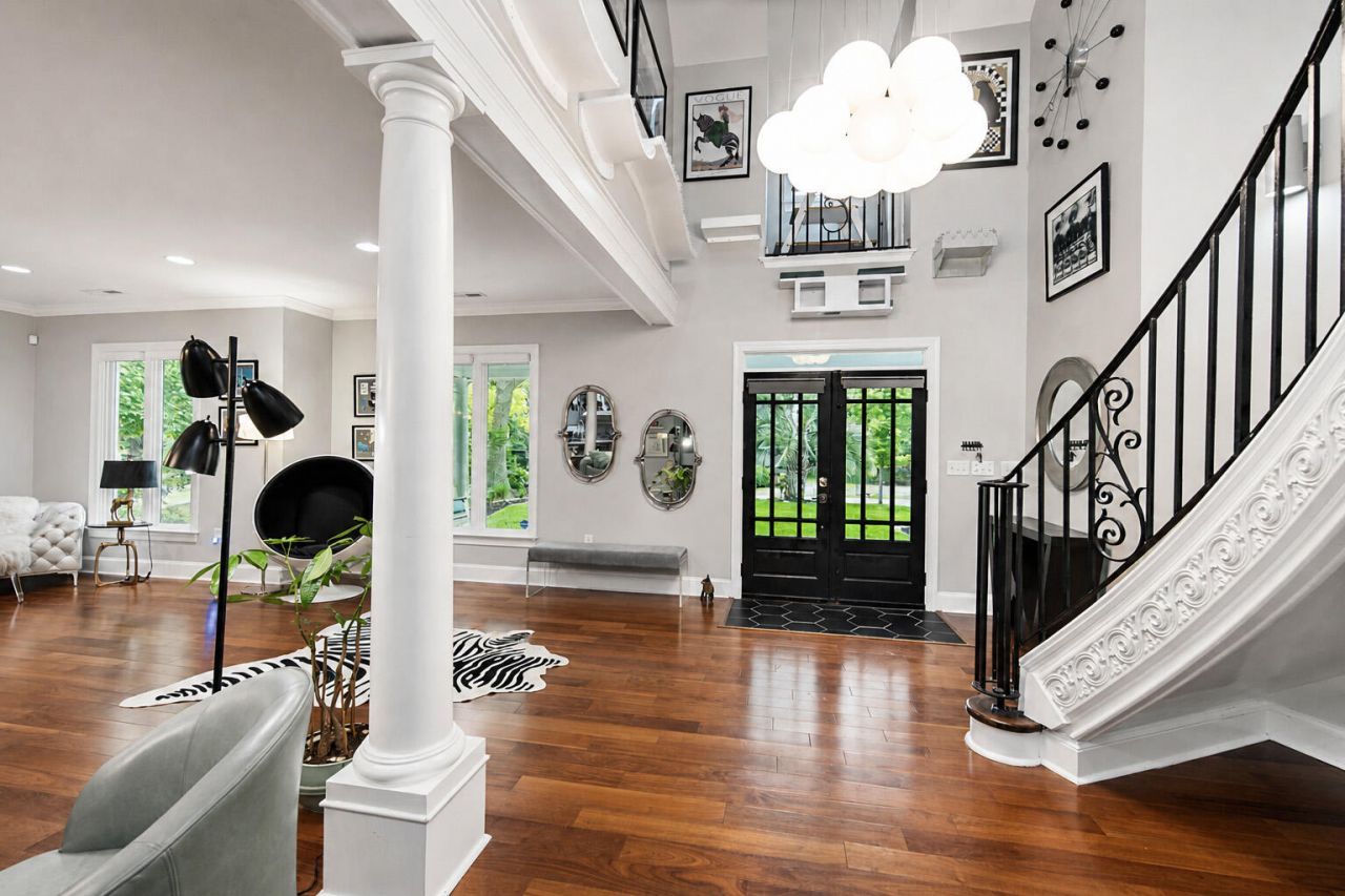121 Berkshire Drive Photo 4