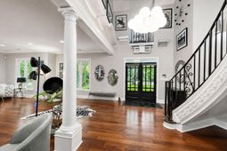 121 Berkshire Drive photo 4