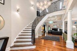 121 Berkshire Drive photo 4