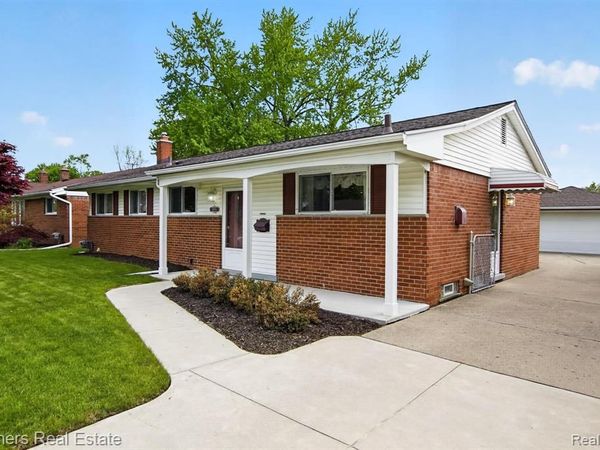 14582 Blue Skies Street, Livonia, MI 48154
