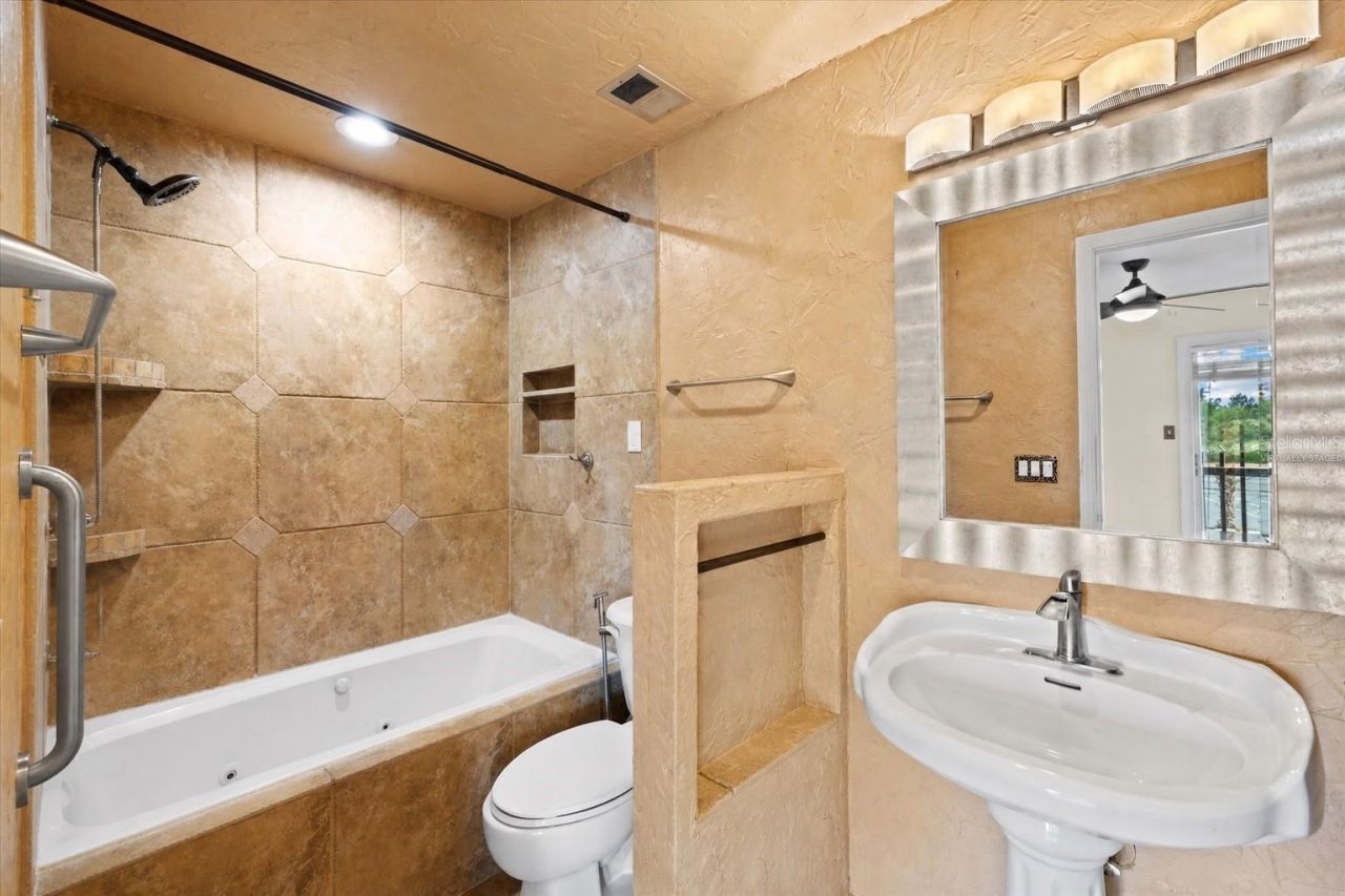 3202 Ramblewood Drive N, Sarasota, FL 34237 Photo