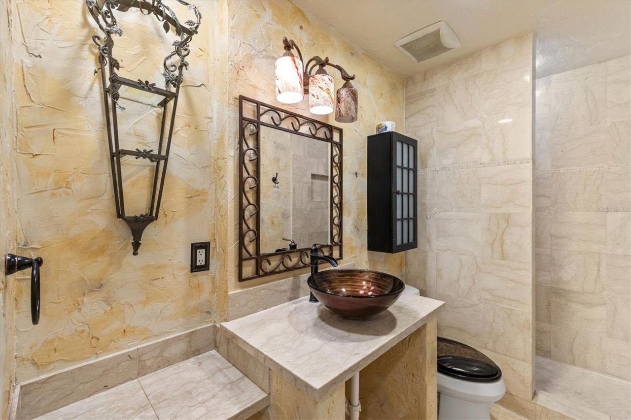3202 Ramblewood Drive N, Sarasota, FL 34237 Photo