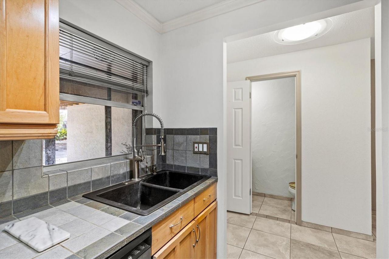3202 Ramblewood Drive N, Sarasota, FL 34237 Photo