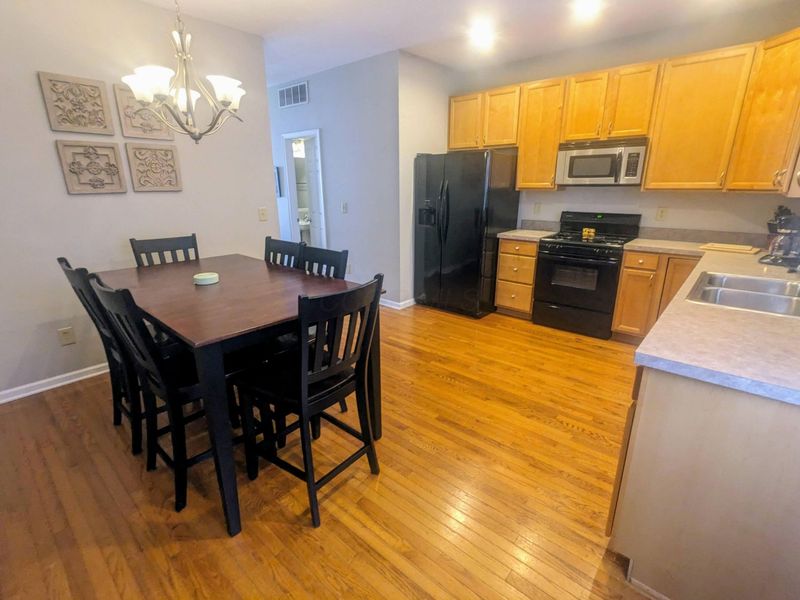 498 E Kossuth Street , Columbus, OH 43206 Photo 4
