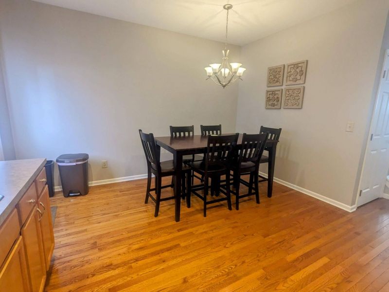 498 E Kossuth Street , Columbus, OH 43206 Photo 5