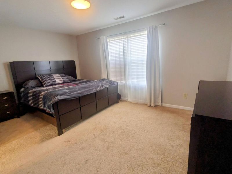498 E Kossuth Street , Columbus, OH 43206 Photo 8