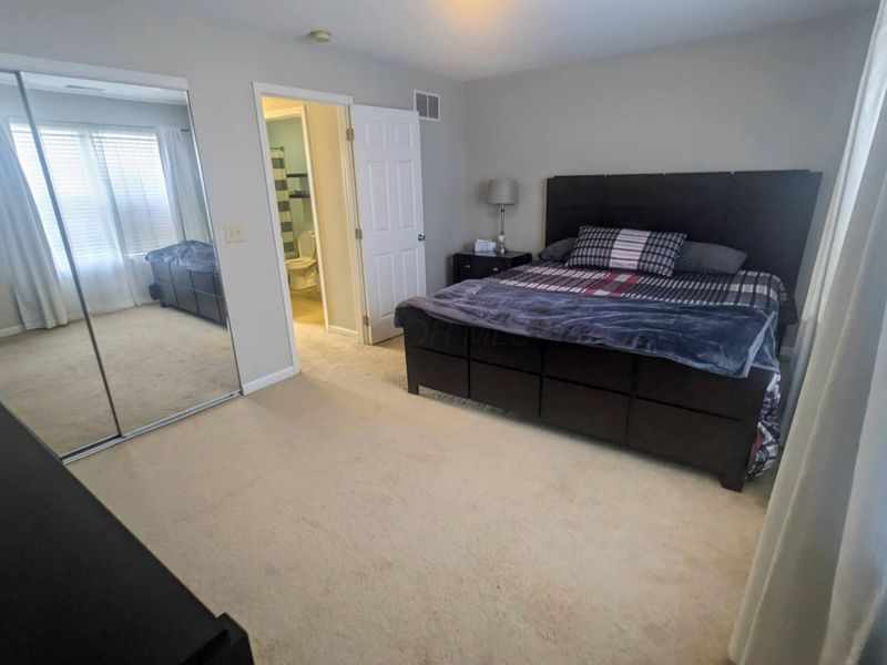 498 E Kossuth Street , Columbus, OH 43206 Photo 9